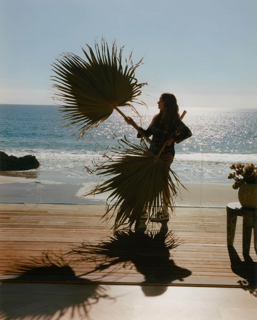ケリーウェアスラーのインスタグラム：「DEAR MALIBU. I love you so much. More details in the latest issue @neptune_papers XK」