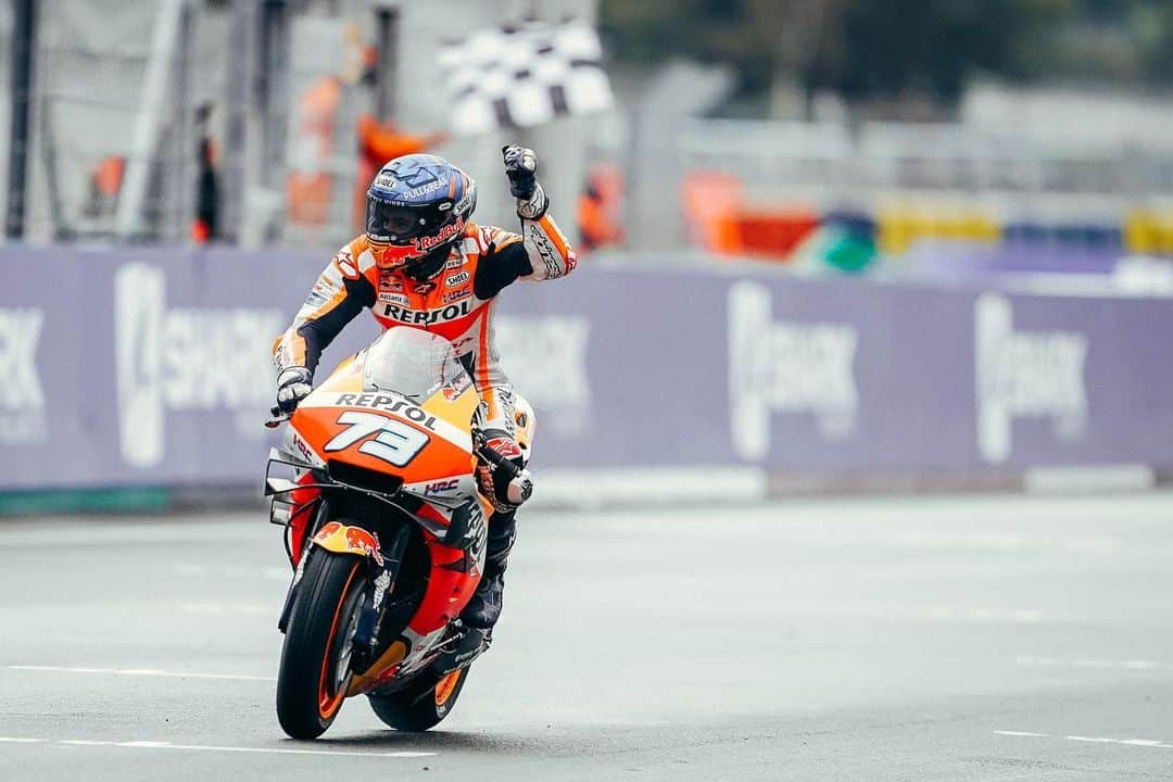 レプソル・ホンダさんのインスタグラム写真 - (レプソル・ホンダInstagram)「#FrenchGP memories. 1️⃣9️⃣/2️⃣0️⃣  What will 2️⃣3️⃣ hold?」5月7日 23時56分 - hrc_motogp