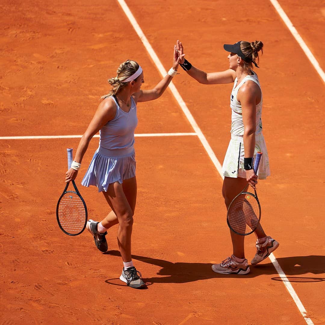 WTA（女子テニス協会）さんのインスタグラム写真 - (WTA（女子テニス協会）Instagram)「A WTA 1000 title in their first tournament together 👏  Drink it in, @vichka35 & @biahaddadmaia!  Your 2023 @mutuamadridopen champions 🏆🏆  #MMOPEN」5月8日 0時28分 - wta