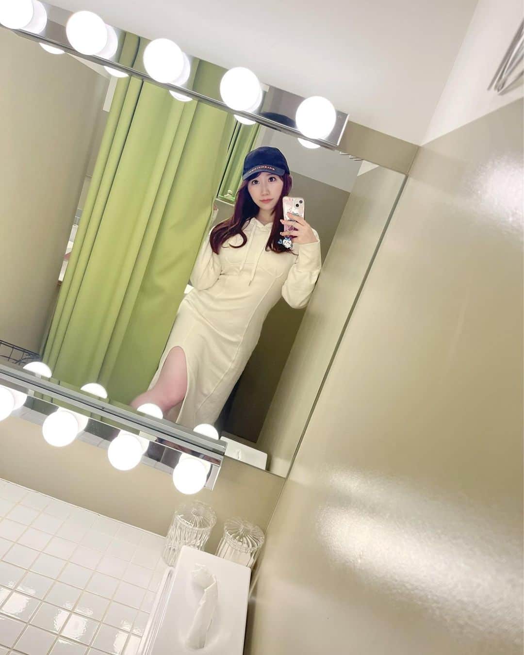 小野早稀のインスタグラム：「最近の自撮りです🤳  #数年に一度」