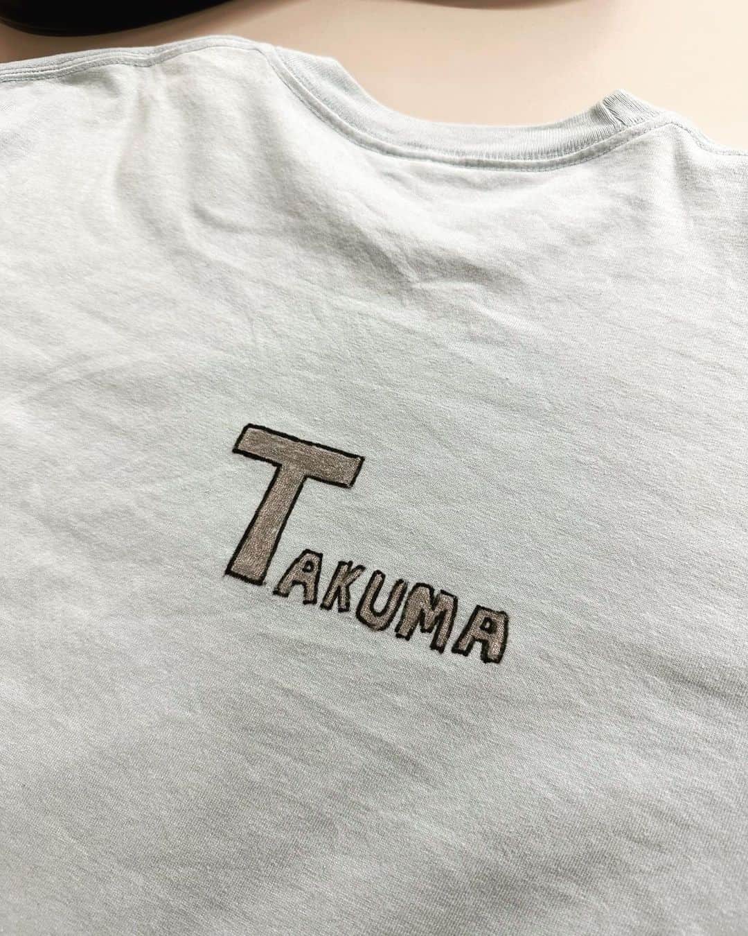 タクマ さんのインスタグラム写真 - (タクマ Instagram)「ビバラロックフェスティバルは埼玉スーパーアリーナでやってるのと仲良しのRUDIE'Sは埼玉のブランドなので本番前に「ルーディーズ埼玉ビバラスペシャルTシャツ」を手描きで描いて作ってん。今日それ着てやってん。ライブ。」5月8日 0時43分 - takumamitamura