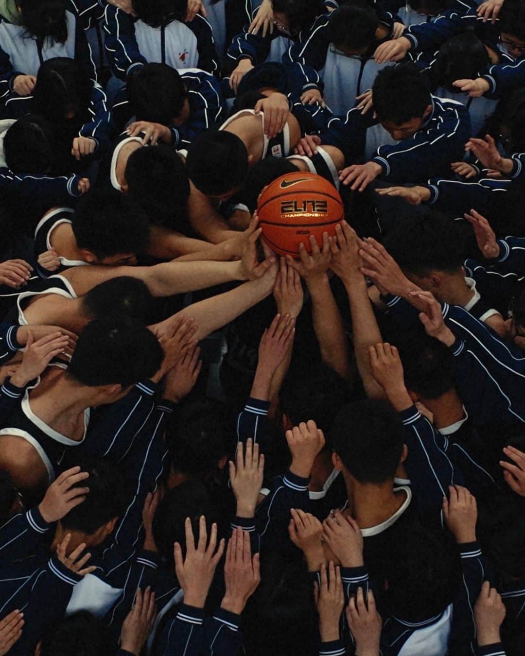 Nike Basketballさんのインスタグラム写真 - (Nike BasketballInstagram)「Rep your community. 💪  No matter where you play, when you put on that jersey— you rep the name in front.  The National Finals of China's High School Basketball League are here, giving boys and girls the biggest stage to show up and show out.」5月8日 0時59分 - nikebasketball
