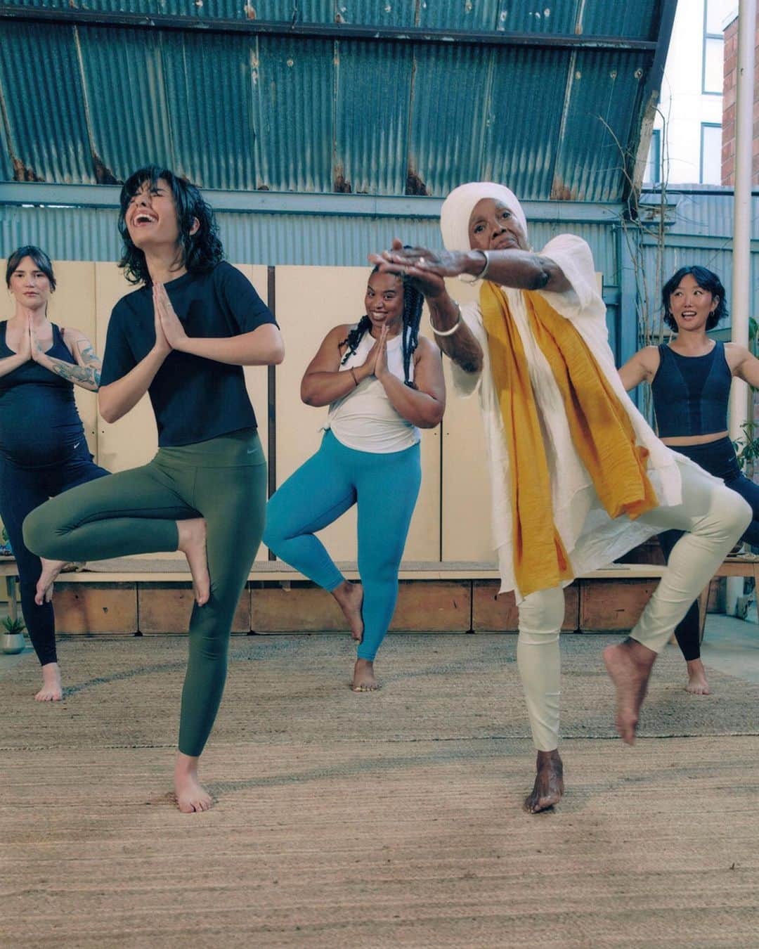 Nike Womenさんのインスタグラム写真 - (Nike WomenInstagram)「You’re never too old to make new friends. Just ask @krishnakaur, a Kundalini yoga pioneer who became instant besties with 18-year-old NikeYoga Teacher @natalieasatryan   “When you encounter someone whose life mission matches your own, it’s like you’ve found a sister in a stranger,” says Krishna, who taught a yoga class with Natalie minutes after meeting. Their mission? To bring the calming and uplifting power of yoga to as many people as possible — especially kids— in order to make the world abetter, happier place 🥹🫶  Manifest your mission in the comments below and tag a sis (new or old) who’s not just along for the ride, but ready to drive with you 💫 #FeelYourAll」5月8日 1時02分 - nikewomen
