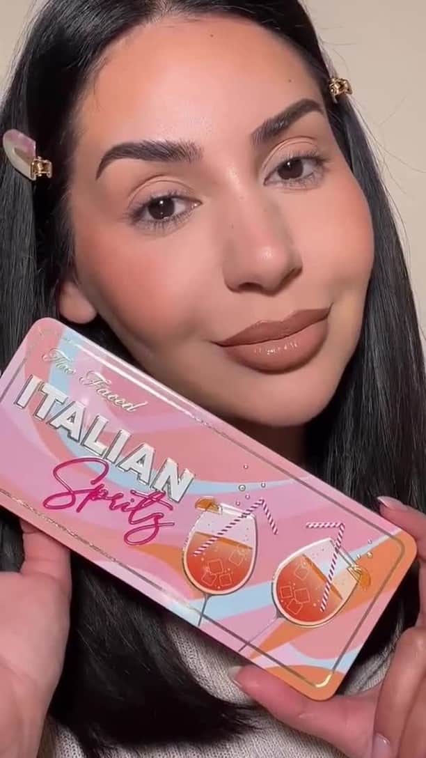 Too Facedのインスタグラム：「Loving this #GRWM by @makeupbybrooktiffany using our new Italian Spritz Eyeshadow palette for a gorgeous summer glam look! 😍 Available at @ultabeauty #toofaced #tfcrueltyfree #regram」