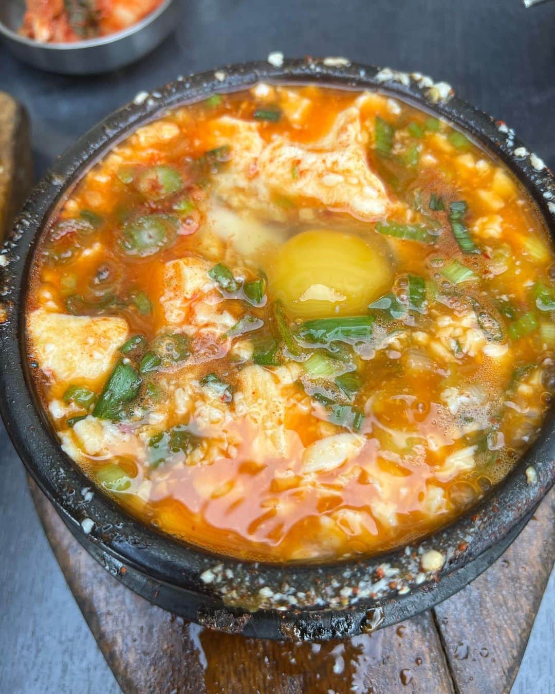 ライナ・ホワンさんのインスタグラム写真 - (ライナ・ホワンInstagram)「Finally a Korean tofu spot that’s spicy enough when I ask for spicy 🌶️🤤🤤🤤    @suralbc has some amazing Korean food you don’t wanna miss out on」5月8日 1時33分 - rainaiscrazy