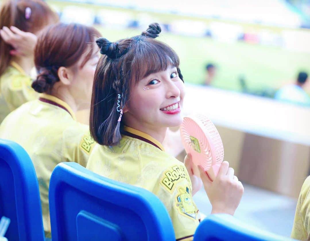 のインスタグラム：「💛🩵🩷  今天感覺像是玩了一場天然的涼水季 加上贏球真的好開心啊啊啊ჱ̒¯‎‪꒳¯)⟡ . . . 沒有永遠場場都順遂的比賽 即使低潮也有我們一起勇敢面對 一場一場贏回來🤟🏻🔥  晚安🌙💜」