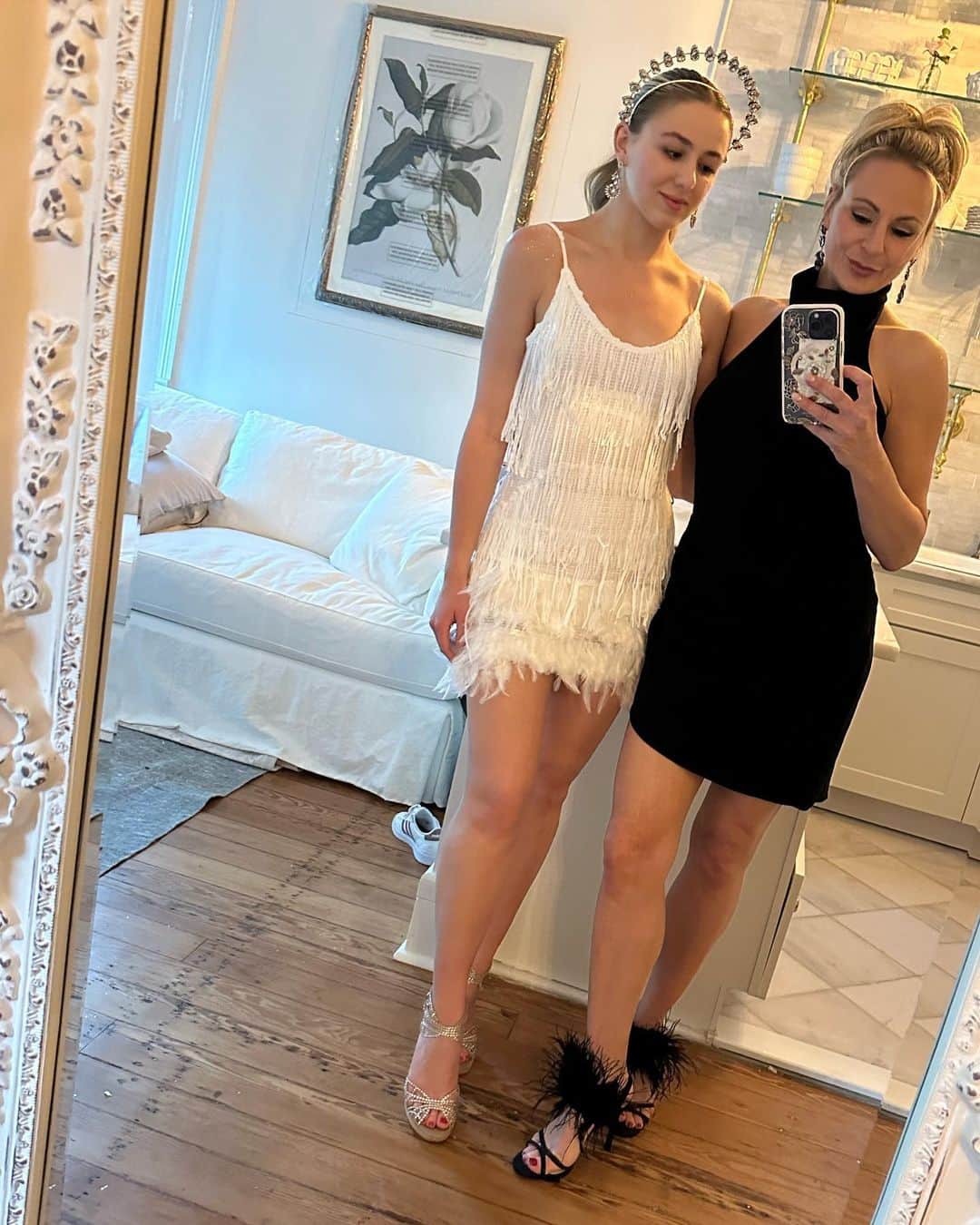 クリスティ・ルーカジアックのインスタグラム：「Sinner & Saint, but who’s who? 🖤🤍  Cheers to FINALLY furnishing up this house in New Orleans. It’s been a wild ride and one I’ll never forget. I can’t wait to share the finished pics with you all!! Eeeek!  Now, prepare yourself for all the content I just found from the kickoff weekend…you can’t even imagine. 😳And listen to what I tell @chloelukasiak at the end of the video 😂」