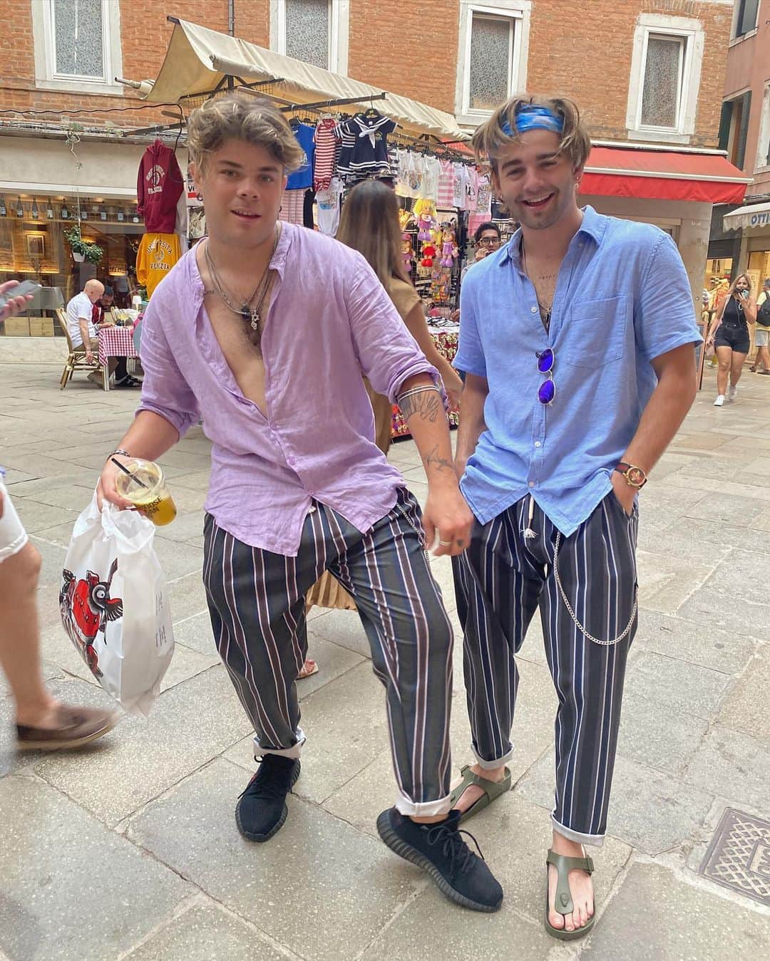 ジャック・グリフォーのインスタグラム：「When in Rome, get matching fits with your bestie. This was in Venice, but, still valid. Take me back 😫」