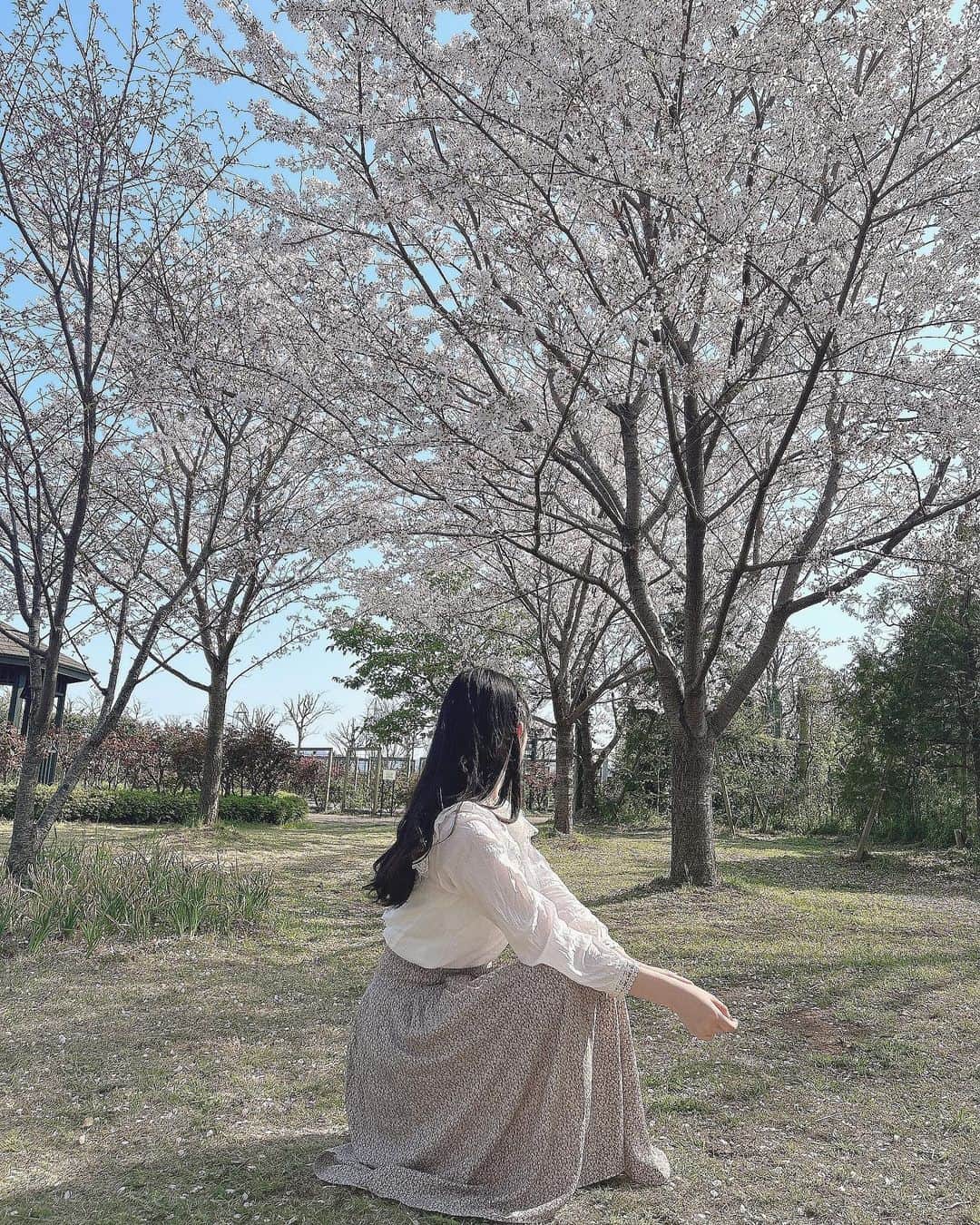 れみぱんのインスタグラム：「GW明けの月曜日………… 休みだった人もそうじゃなかった人もほどほどに頑張りましょう🙋🏻‍♀️」