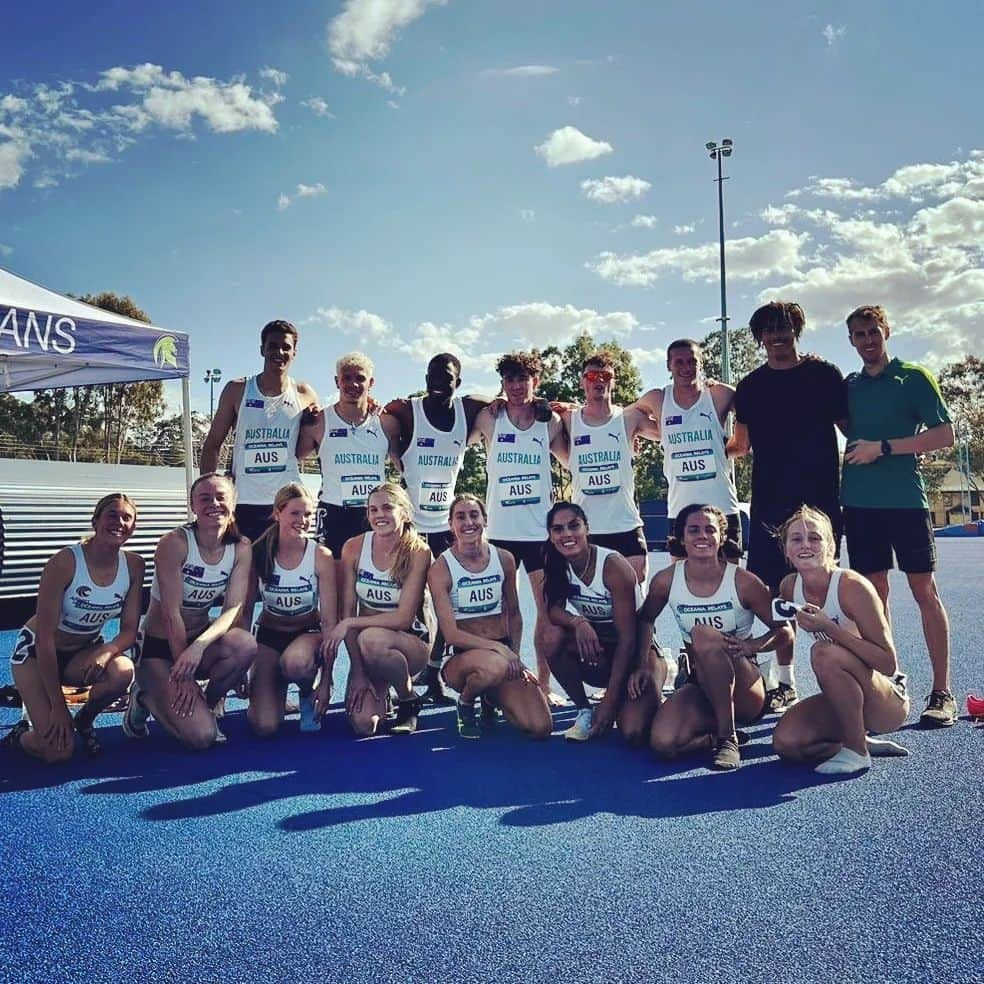 Angeline BLACKBURNさんのインスタグラム写真 - (Angeline BLACKBURNInstagram)「Oceania Relays 💚💛 @oceaniaathletics  A weekend spent full of racing, lollies, icebaths, sunshine and a side of lactate. 🙃  It feels good to be racing in relays again (plus it's my first Aussie team since 2021). ✊🏽  Also, how good are mixed 4x400m relays? So much fun 🥰  Photo credit: @caseysims_ 📸  #oceaniarelays #oceaniaathletics #athleticsaustralia #teamaustralia #relays #4x400m #mixed4x400m #running #sprinting #trackandfield #sport  #grateful」5月8日 12時23分 - ang_blackburn