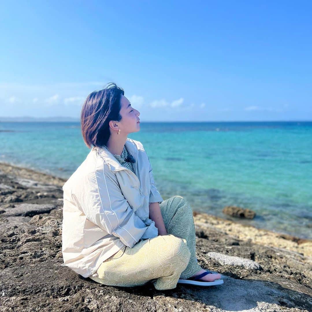 のインスタグラム：「GWお仕事も全力🔥 その合間で遊びにも全力🔥🔥 楽しいGWとなりました☺️  最終日は大雨だったけど、 今日晴れてよかった☀️！ また色んなことに全力で頑張れますように🔥  写真は関係ない先日の沖縄ロケのです✌️  #GW #楽しかったね」