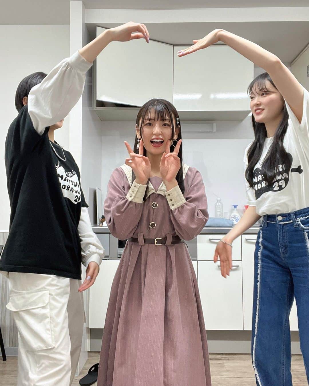 竹本茉莉のインスタグラム：「. まってまって5月毎日更新するって言ったよね？5月8日ですってこんな見事な３日坊主ある？って感じですごめんなさい そんなわけでゴールデンウィーク🥇 舞台や撮影やクイズ番組やボドゲオフ会や盛りだくさんでした！ 会いに来てくださった皆様ありがとうございました💓 ゴールデンウィーク終わると一気にどばーっとお疲れがでたりするので、皆さんも今週はまったり過ごしましょうね☺️ . #ちゅんみぃはいいぞ」
