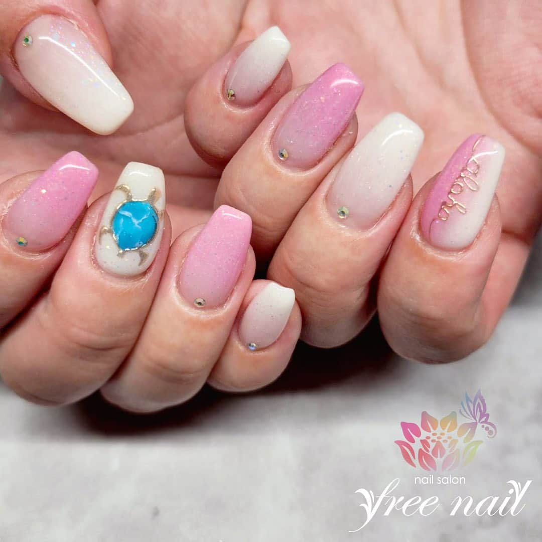 free nail フリーネイルさんのインスタグラム写真 - (free nail フリーネイルInstagram)「. お客様ネイル💅🏻🪷 . ハワイアンネイル🌴🌺 . ターコイズで夏を先取り🦋💎 . ご来店ありがとうございました🙇🏻‍♀️🙇🏻‍♀️🙇🏻‍♀️💗 . #ネイルアート #ジェルネイル #ネイルサロン #大阪ネイルサロン #ネイルデザイン #ネイルチェンジ #ハワイアンネイル #ターコイズネイル #天然石ネイル #グラデーションネイル #ピンクネイル #ホワイトネイル #デザインネイル #トレンドネイル #大人ネイル #きれいめネイル #夏ネイル #summernails #nailsart #nailsdid #美甲 #日式美甲 #日式美甲胶 #日本美甲师 #日本美甲老师 #美甲上课 #日本胶 #フリーネイル #freenail」5月8日 13時03分 - freenail_jpn