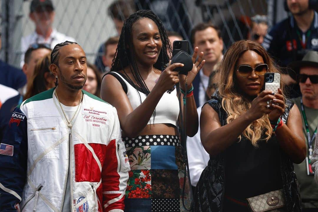 Just Jaredさんのインスタグラム写真 - (Just JaredInstagram)「So many stars are in attendance at the F1 Grand Prix in Miami! Tap this picture in the LINK IN BIO to see the arrivals. #TomCruise #Shakira #VinDiesel #Ludacris #VenusWilliams #SerenaWIlliams #F1  #GrandPrix  Photos: Getty」5月8日 5時55分 - justjared