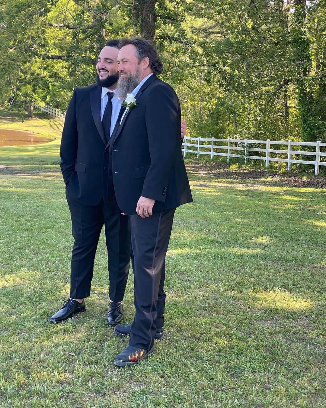 コリー・ロバートソンさんのインスタグラム写真 - (コリー・ロバートソンInstagram)「Just a few special moments from  @willr0b and @abbykayrob wedding weekend! Nothing better than celebrating 2 becoming 1 ❤️ #meettherobertsons23」5月8日 6時17分 - bosshogswife