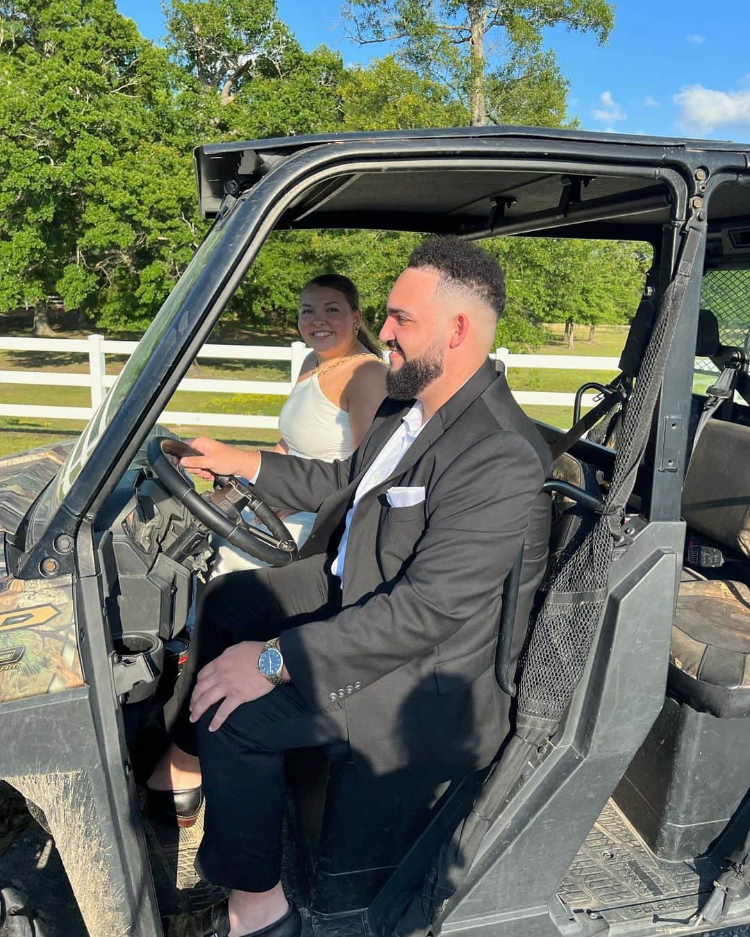 コリー・ロバートソンさんのインスタグラム写真 - (コリー・ロバートソンInstagram)「Just a few special moments from  @willr0b and @abbykayrob wedding weekend! Nothing better than celebrating 2 becoming 1 ❤️ #meettherobertsons23」5月8日 6時17分 - bosshogswife