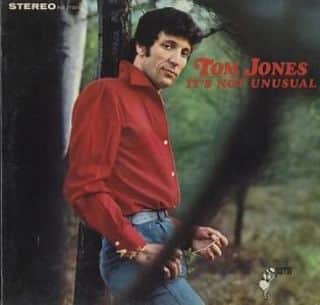 中村松江さんのインスタグラム写真 - (中村松江Instagram)「今日の一曲はTom Jonesで『It's Not Unusual』です✨ アルバム「Along Came Jones」に収録。 1965年にリリースされたトム・ジョーンズのデビューアルバムからの一曲です✨ 彼を代表するとても有名な曲ですが、私は勿論リアルタイムでは知らないので、どうしてもティム・バートン監督の映画、「マーズ・アタック!( 原題 Mars Attacks! 1996年)」を思い出してしまいます😁 (№1340) #歌舞伎 #中村松江 #tomjones #it'snotunusual #alongcamejones」5月8日 7時12分 - matsue_nakamuraofficial