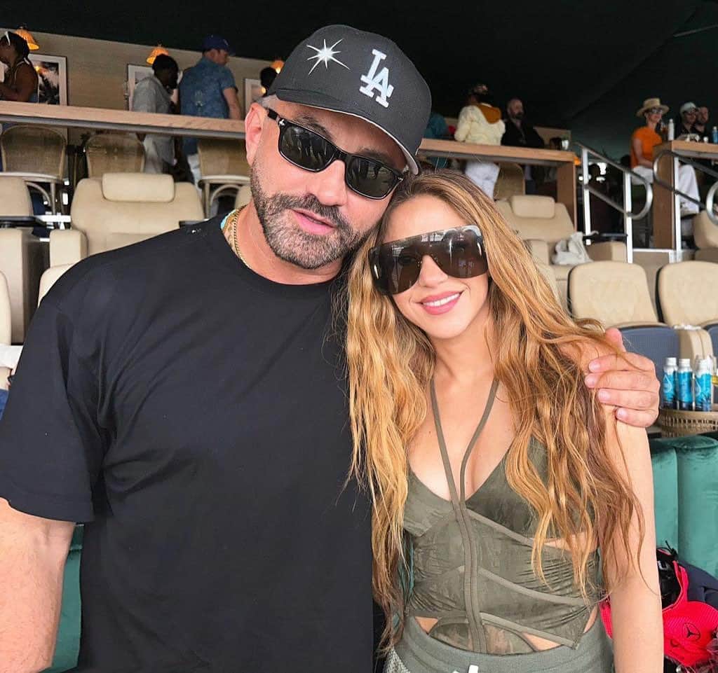 シャキーラのインスタグラム：「With the incredible @riccardotisci17 🥰」