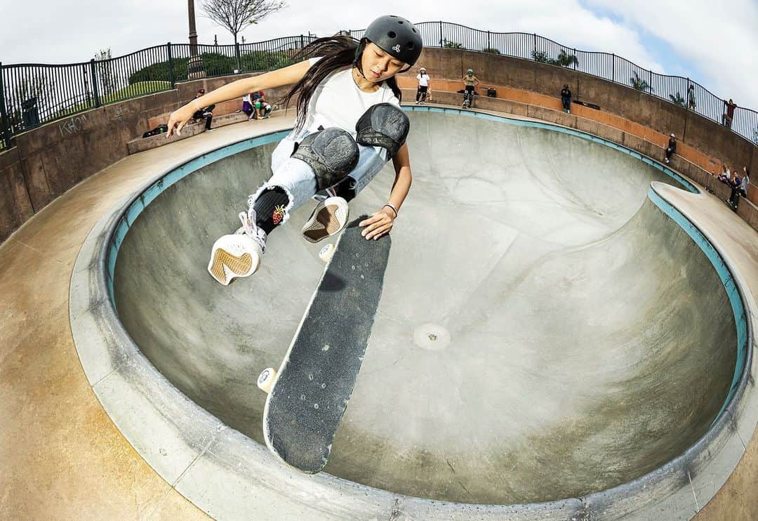開心那のインスタグラム：「@cocona.hiraki ⚡️⚡️⚡️ PC: @daveswift01 #padup #187killerpads」
