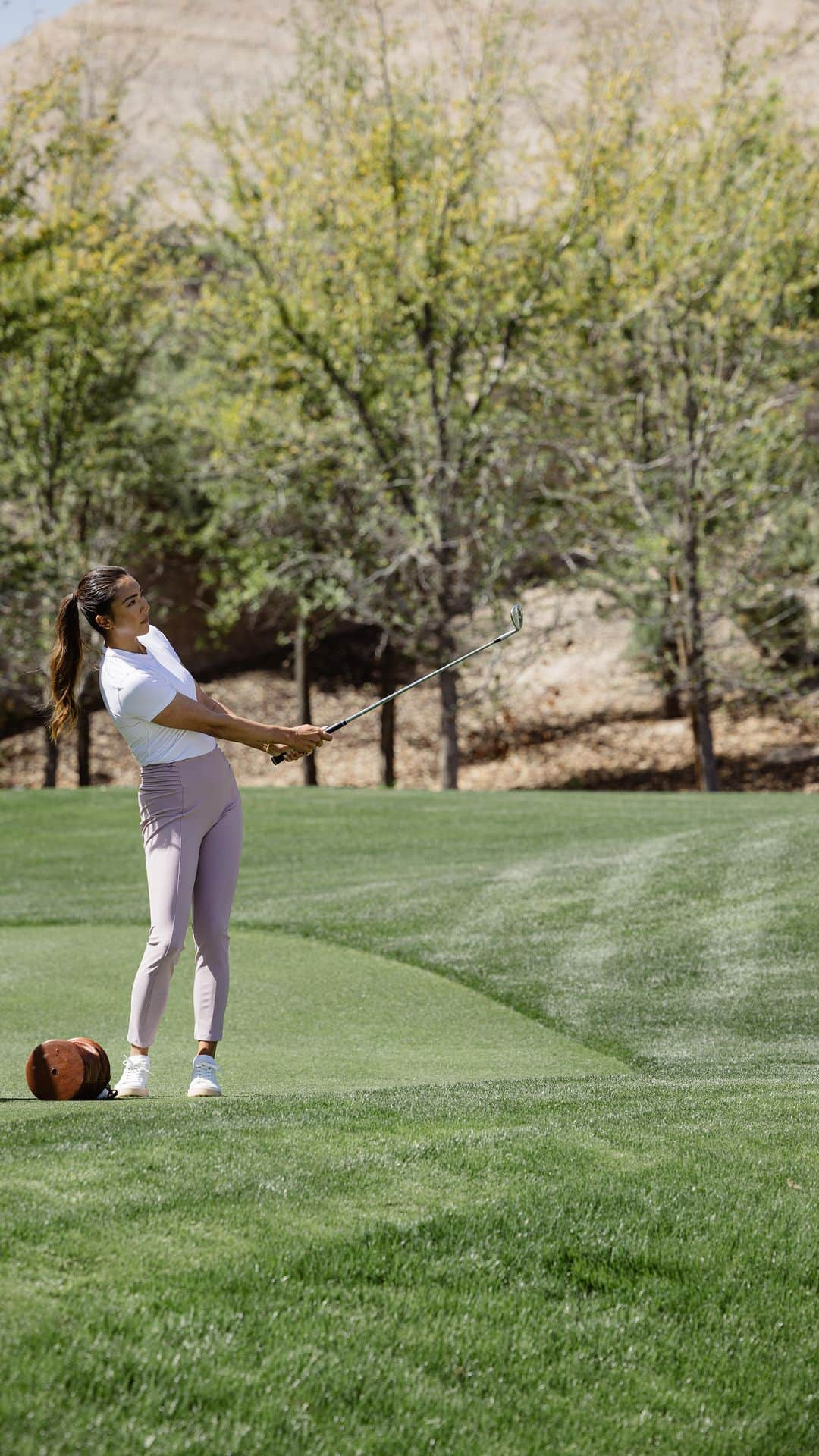 アリソン・リーのインスタグラム：「Welcoming Alison Lee to the Wolf Pack  Passion fueled @thealisonlee’s early beginnings in the game, but what feeds her current journey on the LPGA Tour goes beyond herself. With a vision of commUNITY, she is inspiring women to get on the course, while at the same time, chasing her goal to be the best in the world. We are proud to welcome Alison Lee to the Wolf Pack.   Learn more about Alison Lee and shop her favorite styles via the link in our bio. - #greyson #greysonscarlett #feedthewolf」