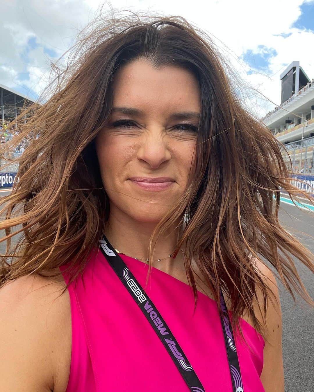 ダニカ・パトリックさんのインスタグラム写真 - (ダニカ・パトリックInstagram)「Miami @f1 💗 great to see the crew from @skysportsf1 again. They are the reason I am doing 7 races this year. So fun!」5月8日 8時19分 - danicapatrick