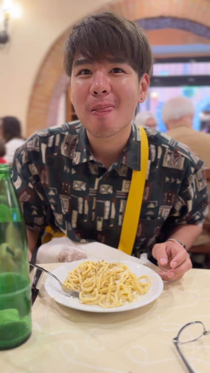 Seigo & Brenのインスタグラム：「【イタリアで食い倒れ】毎日パスタ食べました🍝 We ate pasta every day in Italy 🇮🇹   #gay #gaycouple #ゲイ #ゲイカップル #夫夫 #husbands #Italy #rome #venice #ベネツィア #ローマ #イタリア #loveislove #Pride #LGBTQ #アメリカ生活 #husbandandhusband #Japan #日本 #Youtube」