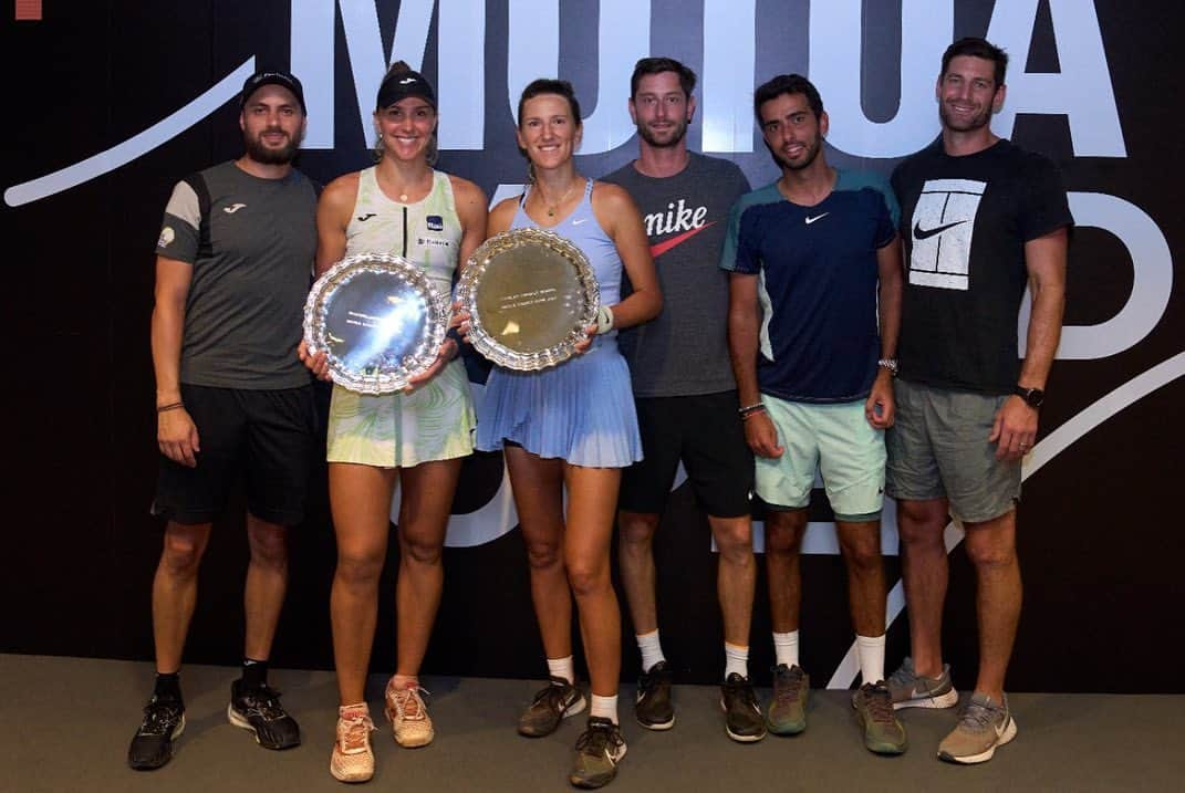 ビクトリア・アザレンカさんのインスタグラム写真 - (ビクトリア・アザレンカInstagram)「First doubles title together w/ @biahaddadmaia  Congratulations to the @jpegula and @cocogauff for the final! Both of you such class and amazing players and competitors!  Thank you to Bia for the incredible week! I had a lot of fun sharing the court with you!  Thank you to the all the fans around the world who supports and who come to watch us play and to the fans in 🇪🇸  Thank you to my team for the support and dedication!  Thank you to all the people who worked very hard and cared for us!   I have to give a special shout-out to 🇧🇷 fans for your support and passion! 🤙🏻 ❤️」5月8日 8時27分 - vichka35