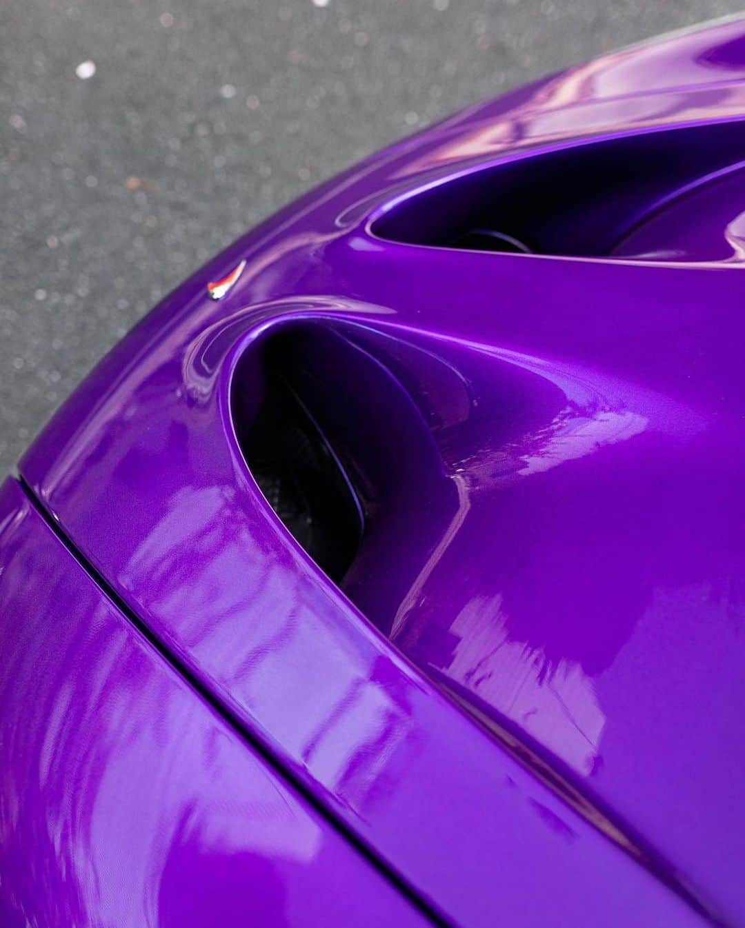 CarsWithoutLimitsさんのインスタグラム写真 - (CarsWithoutLimitsInstagram)「1 of 1 Cadbury Purple McLaren P1  📸 @kevinvanc   #carswithoutlimits #mclaren #p1 #mclarenp1 #mclarenauto #purplecar」5月8日 8時47分 - carswithoutlimits