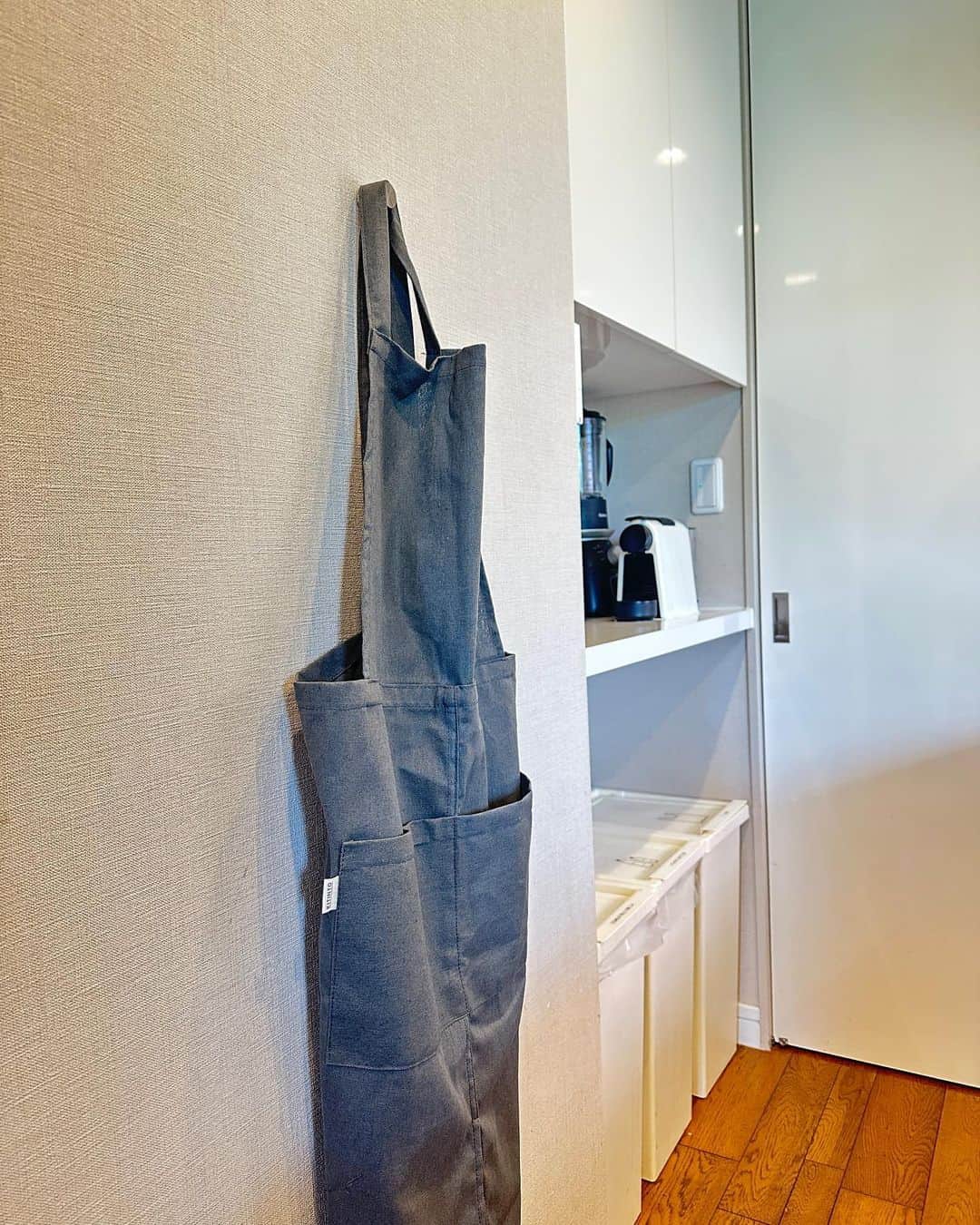 西口理恵子さんのインスタグラム写真 - (西口理恵子Instagram)「. 新しいエプロンに買い替え😍 洗いやすく乾きやすい、薄生地のものが好きです❤️ @3coins_official  フック　@ikeajapan」5月8日 8時41分 - rieko_nishiguchi