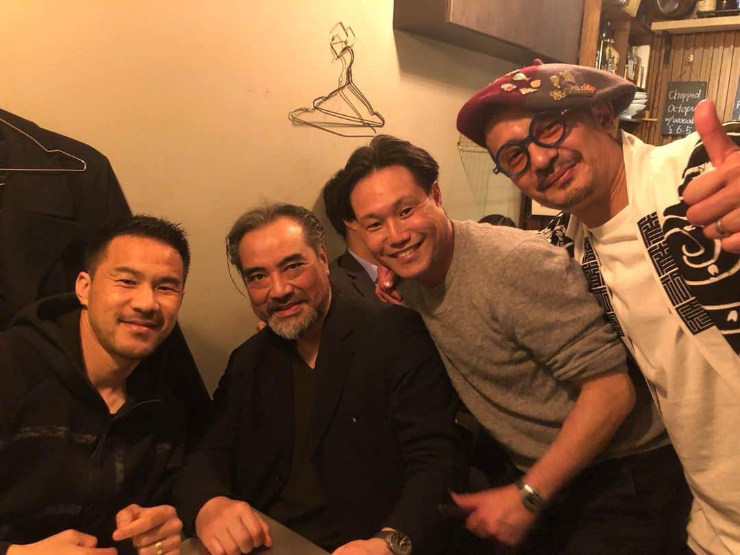 石塚啓次のインスタグラム：「ビックリ！ 先日のロンドン宵宵ナイトでサプライズで岡崎選手が！ ありがとうございました！ 最高でした！  @shinjiokazaki_official   #石塚啓次 #YouTube #宵宵祇園  #yoiyoigion  #ブエナビスタデポルテ #buenavistadeporte #バルセロナ」
