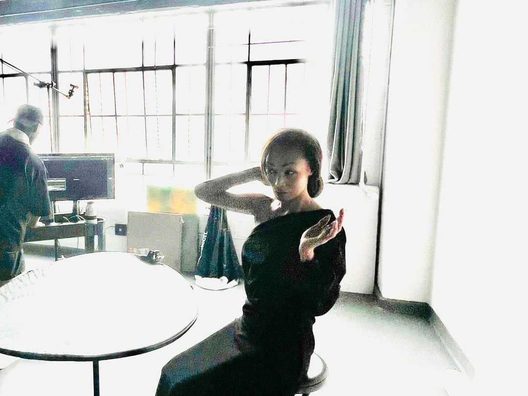 ユーコ・スミダ・ジャクソンのインスタグラム：「Résonance. . . . .  #私たちはエネルギー体  #frequency  #resonance  @cellulambeautysystems」