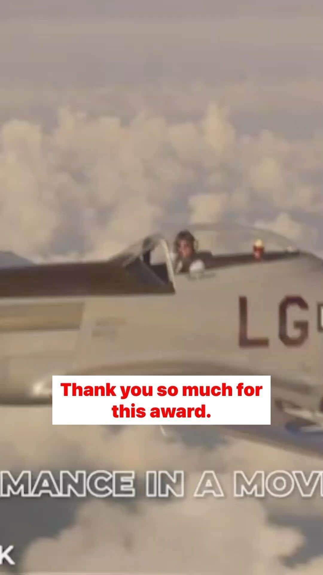 ハリウッド・リポーターのインスタグラム：「“Thank you for letting me entertain you, it’s an absolute privilege” - #TomCruise accepts the #MTVAwards for best performance in a movie for #TopGunMaverick」