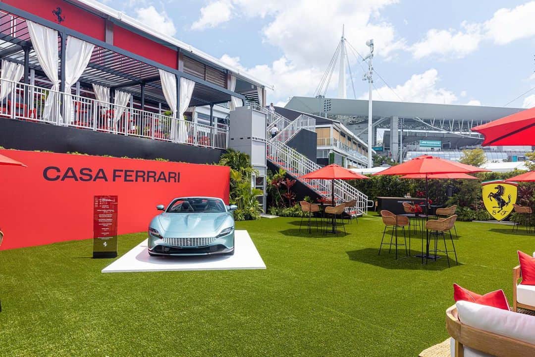Ferrari USAさんのインスタグラム写真 - (Ferrari USAInstagram)「A glamorous and exhilarating weekend at the Miami Grand Prix. Welcome to #CasaFerrari. 🏎️🔥⁣ ⁣ #Ferrari #MiamiGrandPrix #ScuderiaFerrari @Maluma #FerrariRomaSpider」5月8日 10時57分 - ferrariusa