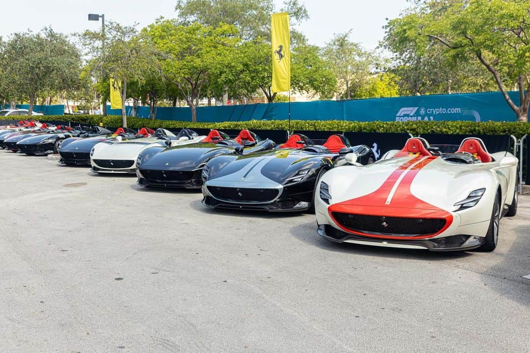 Ferrari USAさんのインスタグラム写真 - (Ferrari USAInstagram)「A glamorous and exhilarating weekend at the Miami Grand Prix. Welcome to #CasaFerrari. 🏎️🔥⁣ ⁣ #Ferrari #MiamiGrandPrix #ScuderiaFerrari @Maluma #FerrariRomaSpider」5月8日 10時57分 - ferrariusa