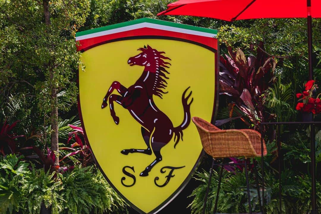 Ferrari USAさんのインスタグラム写真 - (Ferrari USAInstagram)「A glamorous and exhilarating weekend at the Miami Grand Prix. Welcome to #CasaFerrari. 🏎️🔥⁣ ⁣ #Ferrari #MiamiGrandPrix #ScuderiaFerrari @Maluma #FerrariRomaSpider」5月8日 10時57分 - ferrariusa