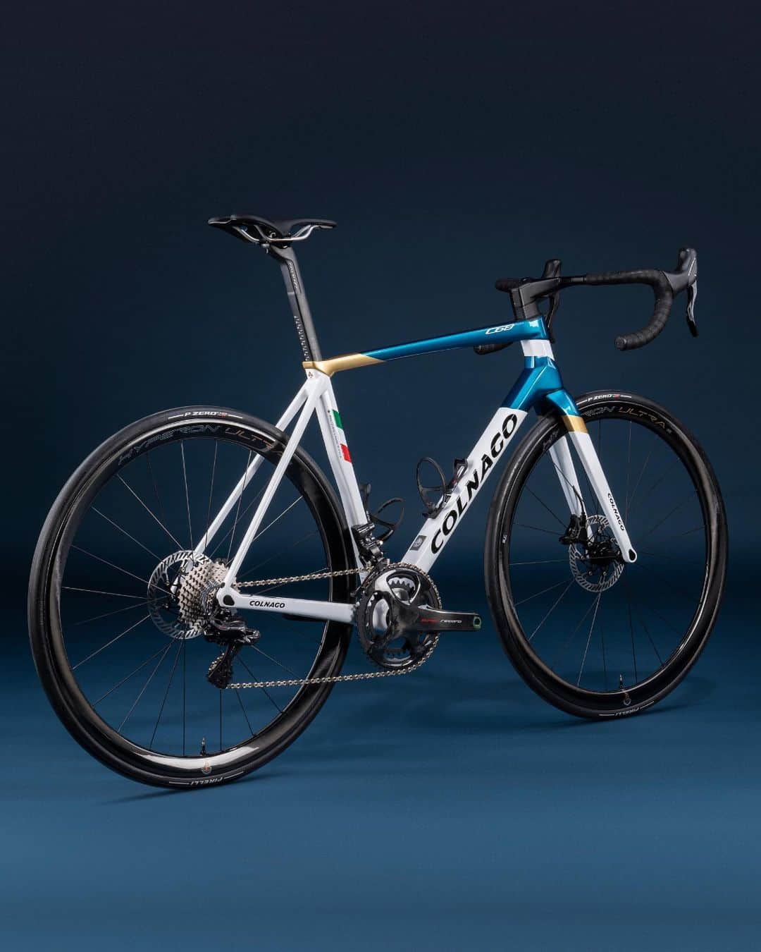 カンパニョーロさんのインスタグラム写真 - (カンパニョーロInstagram)「An all-Italian #DreamBike: Colnago C68, featuring our new Hyperon Wheelset and Super Record EPS groupset.  The epitome of performance and style, this bike will translate all of your power to the road - meaning you can #DreamBigger even further than before.  #Campagnolo #Colnago」4月14日 20時44分 - campagnolosrl