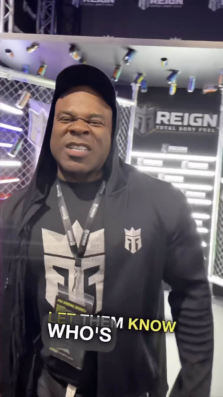 カイ・グリーンのインスタグラム：「FIBO TODAY 🇩🇪  Come meet your boy and all of @reignbodyfueleurope here at @fiboofficial Get your cameras ready and join us for an event that will take your fitness motivation to the next level. 💪🏾   #KaiGreene #ReignBodyFuel #ReignBodyFuelEurope #Reels #Fyp」