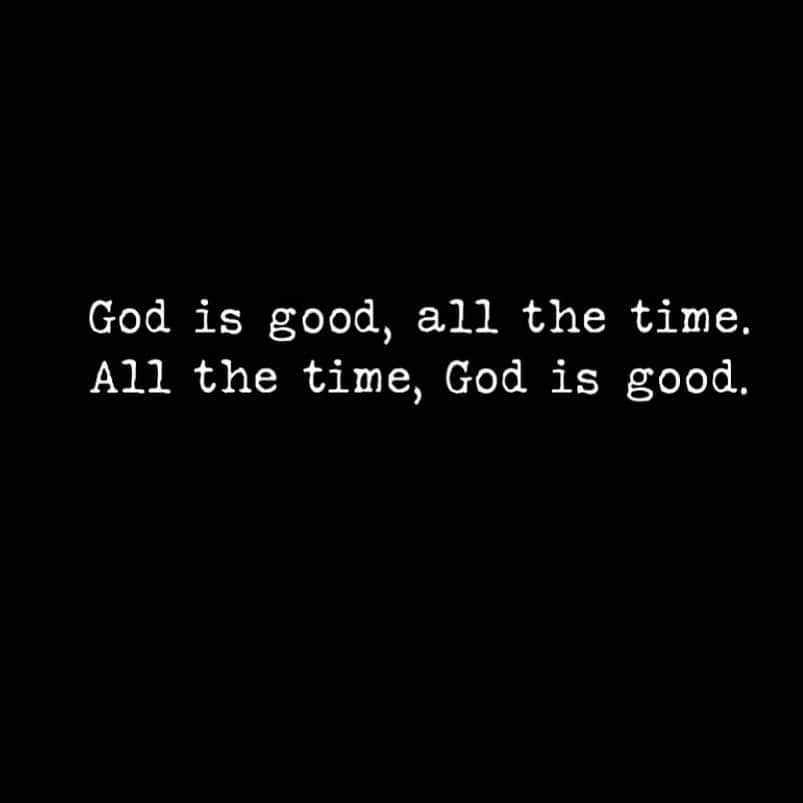 エヴァ・マルセルのインスタグラム：「God is Good✨」