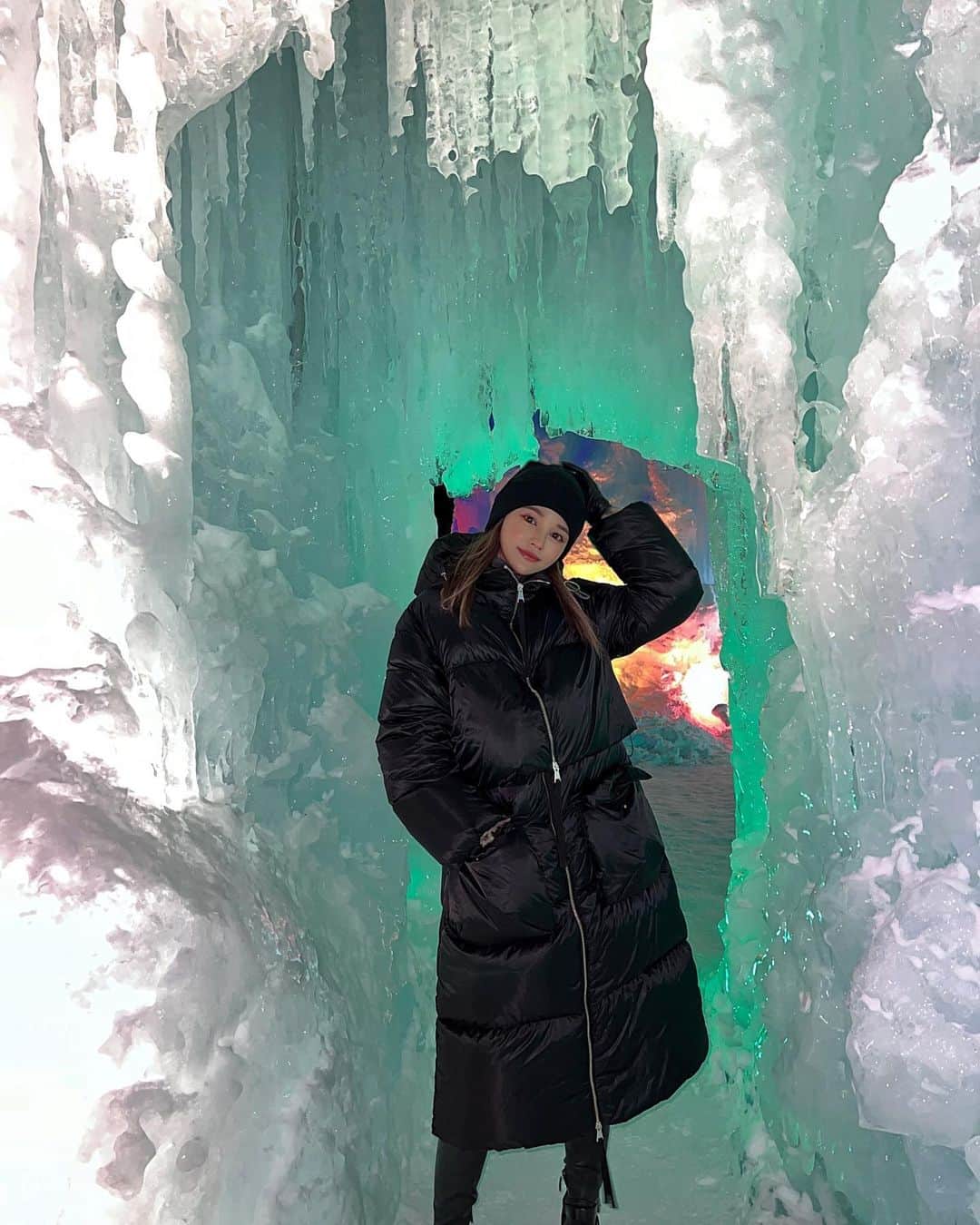 Rika Sasaki JPNのインスタグラム：「2ヶ月前は雪があったなんて 信じられない☃️ 氷濤まつり行った時の❄️ この日は−8℃だった😇 寒すぎたけど綺麗だったなあ🤍」