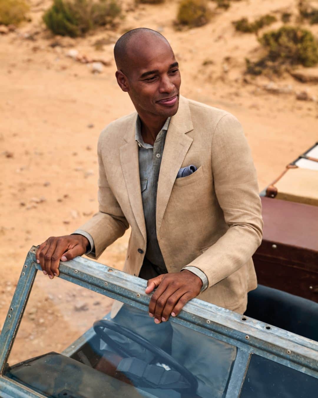 のインスタグラム：「Discover a collection that caters to the untameable sense of adventure found in every man. #HowToHackett」