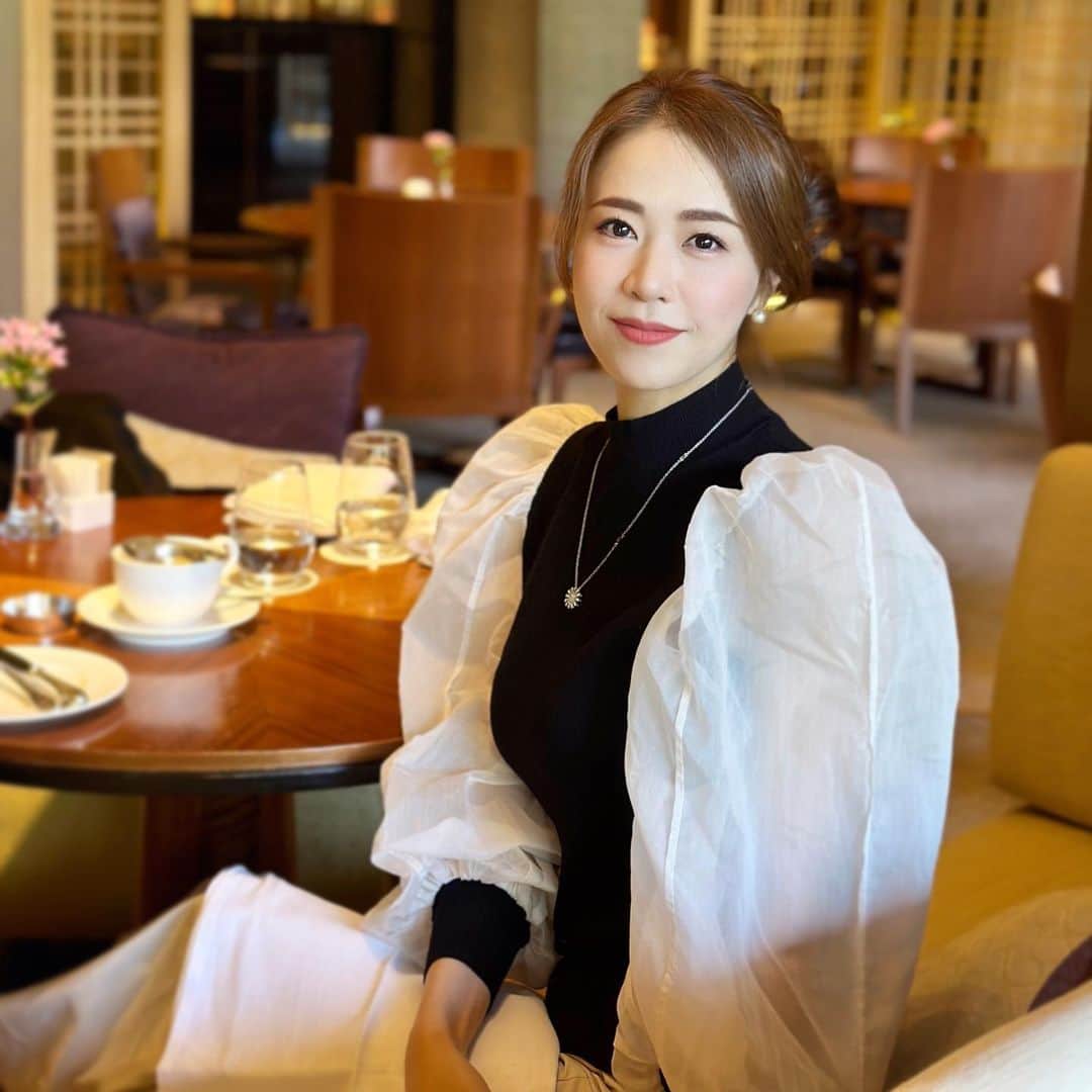 しろまっするのインスタグラム：「・ Needed a break 🤍🖤☕️⋆͛  #ritzcarlton #ritzcarltonkyoto #kyotocafe #travelinjapan  #しろまっする」
