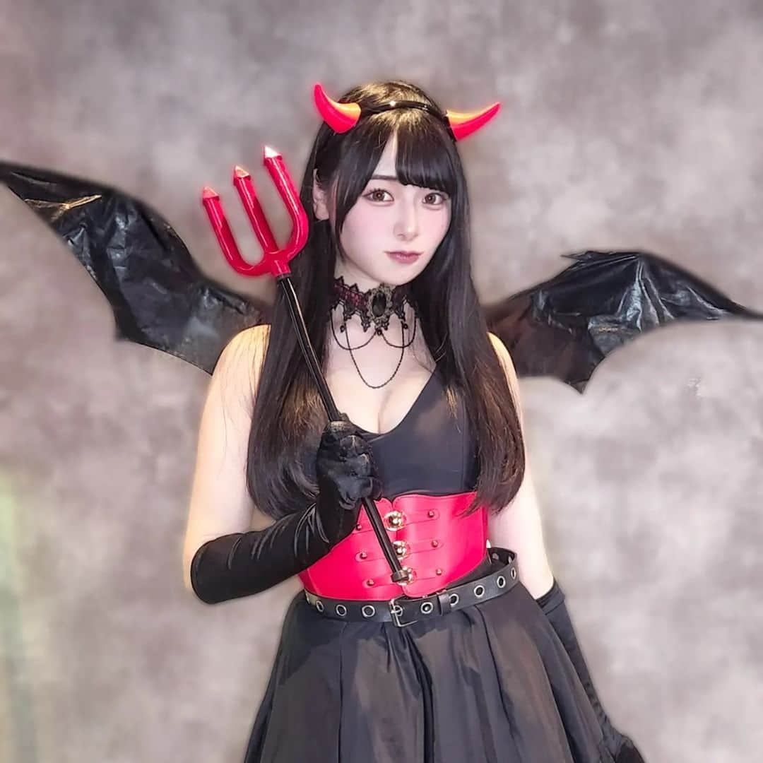 むめいさんのインスタグラム写真 - (むめいInstagram)「わたしMumeixxxは悪魔になりました😈⁡ ⁡Mumeixxx tu⁡rned into a little devil<3⁡ ⁡ #荒野行動　#悪魔な女子　 #コスプレ  #cosplayer」4月14日 20時02分 - mumeix820