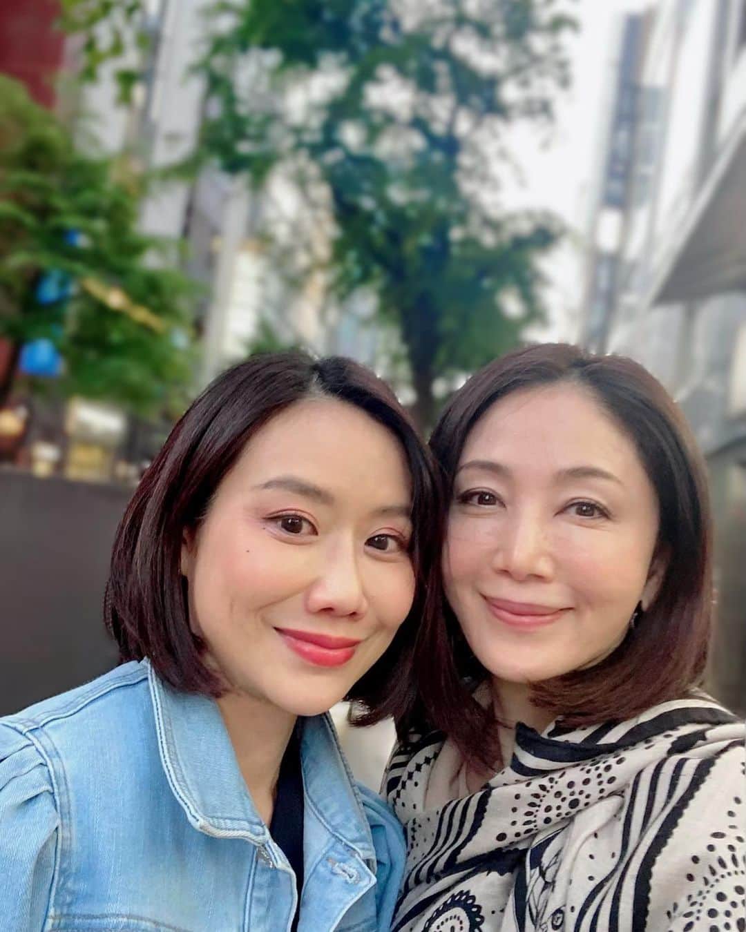 坂村かおるのインスタグラム：「TEAM美魔女のお友達、純ちゃんと ・ @junsei.miyama  ランチ☕️ ・ 今日は、純ちゃんのお誕生日🎂 ・ 純ちゃん！おめでとう㊗️ ・ これからも、健康で美しくいる為に色々情報交換で盛り上がり😆 ・ 美意識の高いお友達との会話は、本当に刺激になります☺️ ・ また、ランチしょうね！ ・ ・  いつも「いいね！」を頂きありがとうございます！ 皆さんのコメントに元気を貰っています😊 #クィーンオブ美魔女 #team美魔女 #美ST #坂村かおる #トータルビューティーアドバイザー #美しく老いる #バランス #美容 #コスメ #ファッション #今日のコーデ #トータルバランス #お洒落な人と繋がりたい #コスメ好きな人と繋がりたい #美意識高い人と繋がりたい #美魔女 #美魔女が変わる #アップデートしてる人と繋がりたい #自分らしくアップデート」