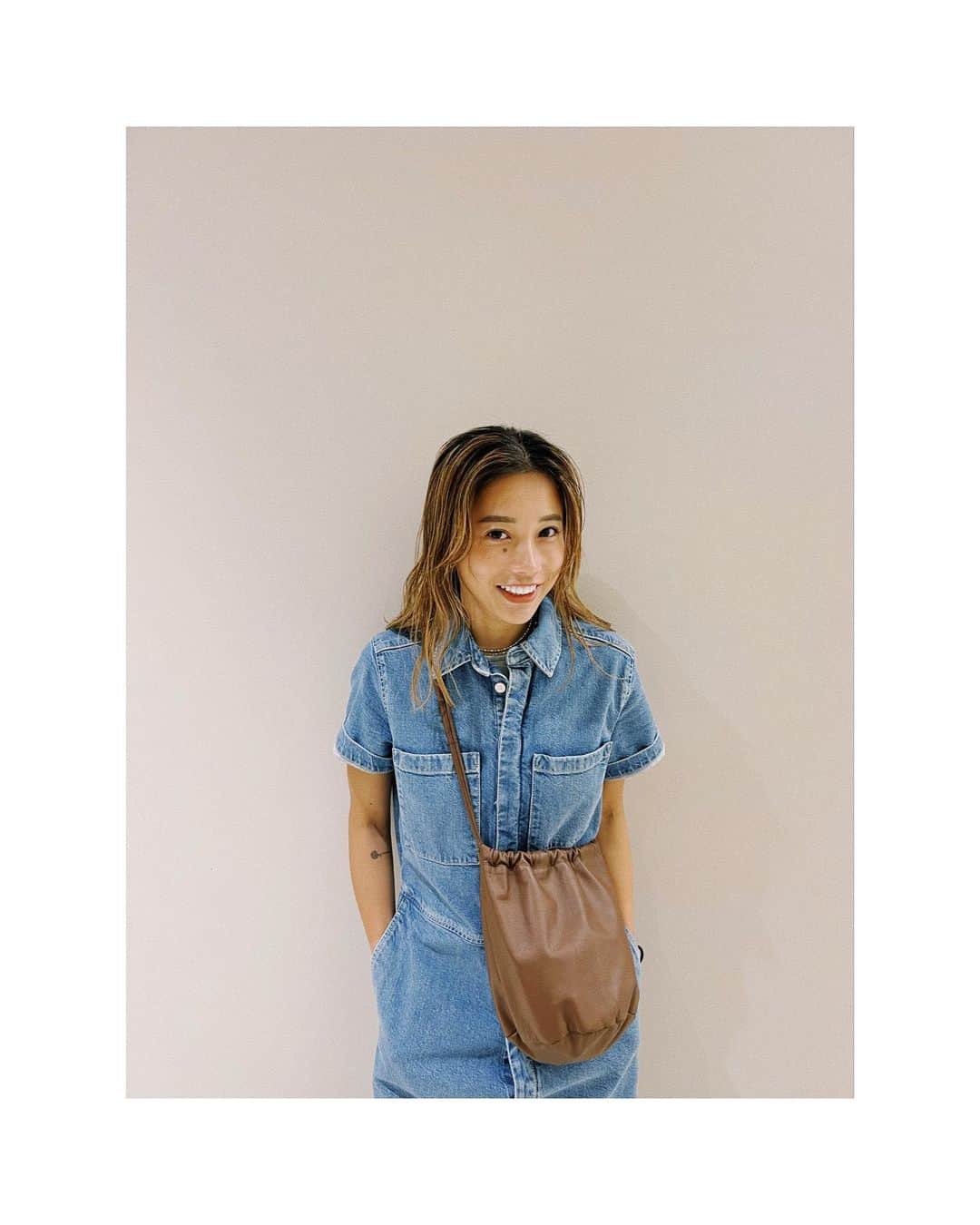 のインスタグラム：「楽しいこと考えてる時間🐝 脳内はっぴーがやっぱり幸せだ♡♡♡ きょうもちょーしあわせでした♡ #monkeyface #denimlovers #🦋💙」
