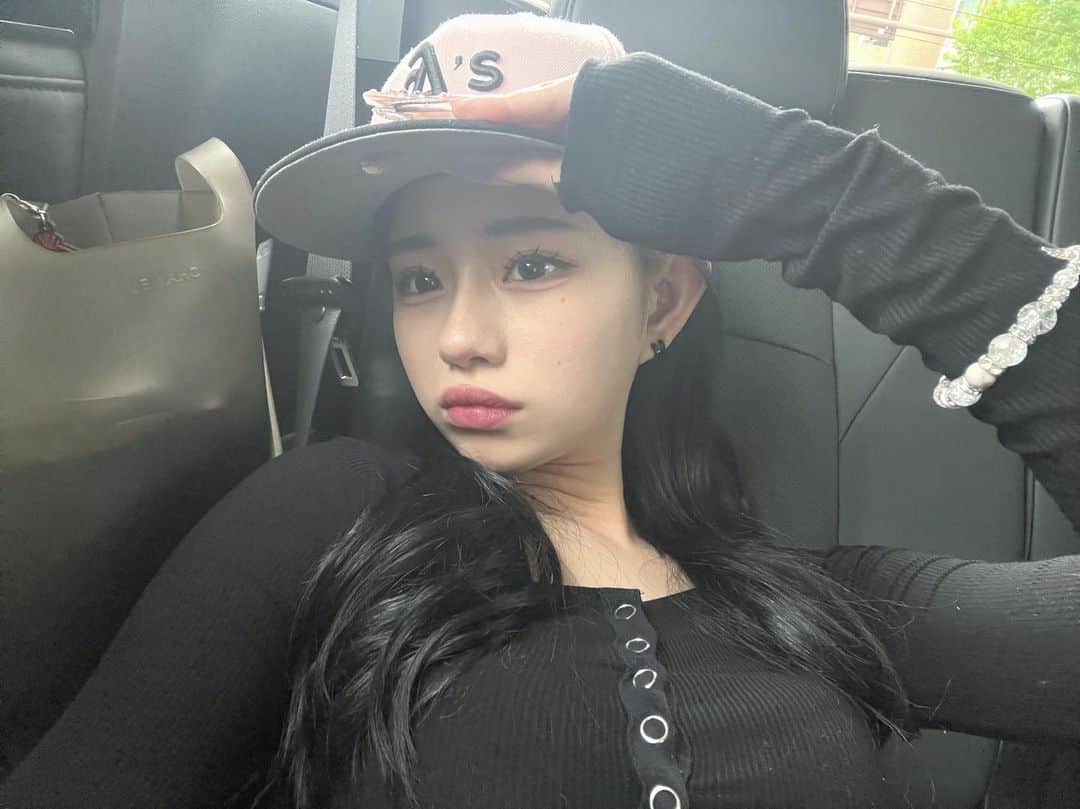 かれんのインスタグラム：「･  #selfie」