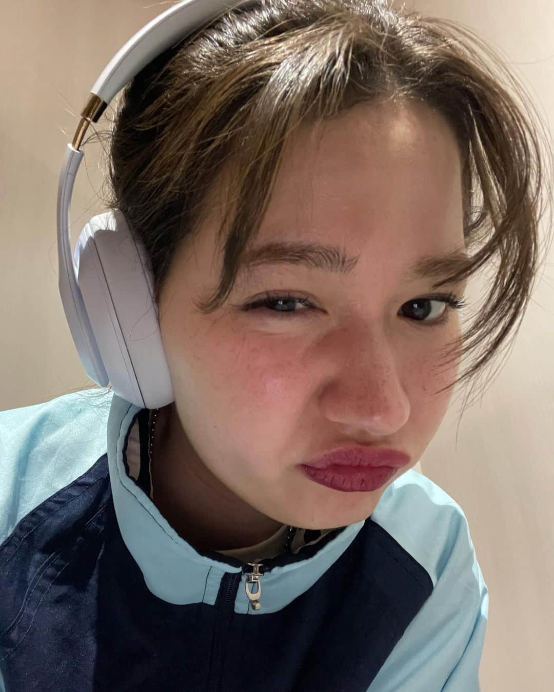 加藤愛里クリスティーナのインスタグラム：「🥱🥴🤯」