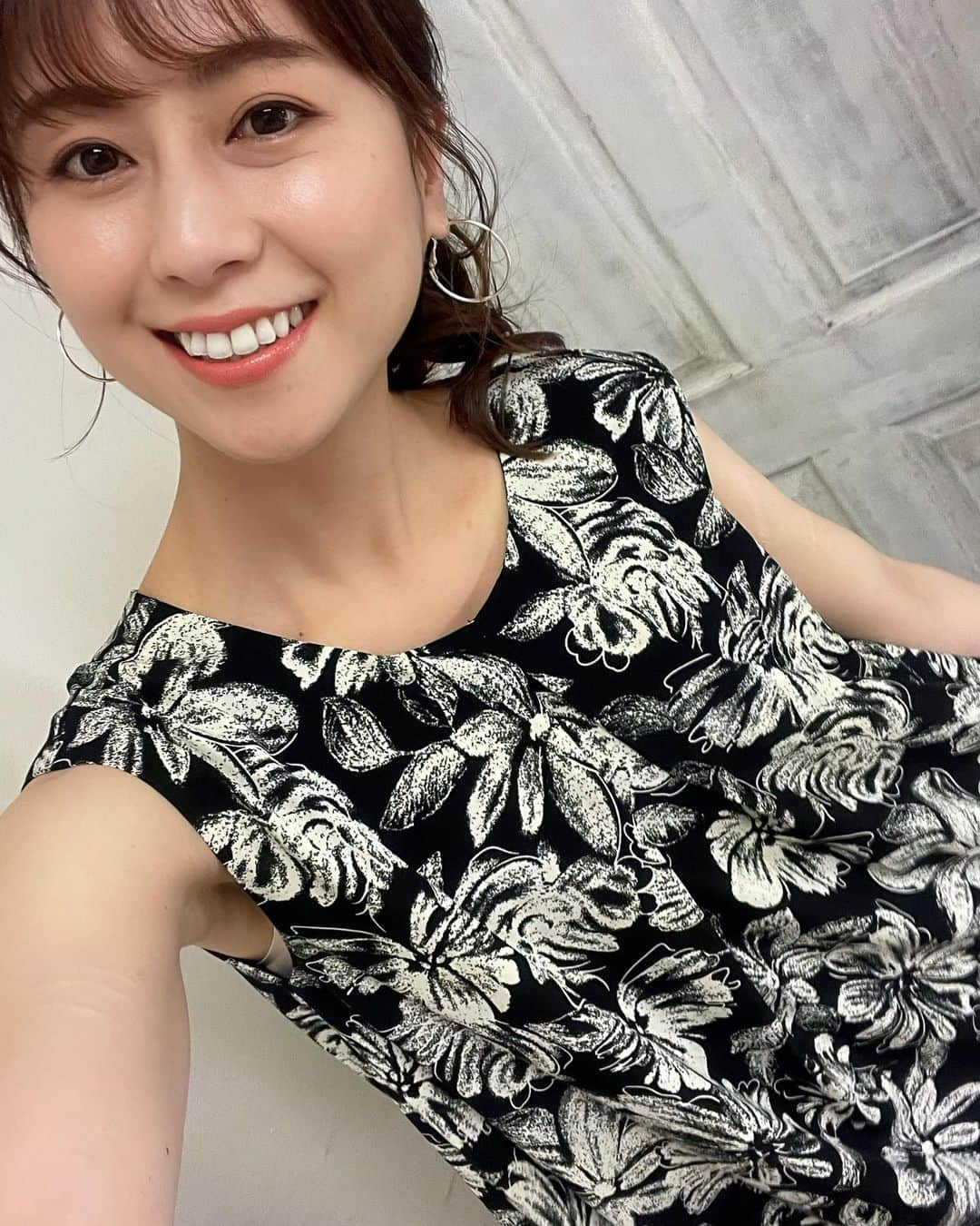 小坂温子さんのインスタグラム写真 - (小坂温子Instagram)「ミミグラントさんの涼しげな夏のワンピース👗 撮影してきました📸🌸 今年も発売が楽しみです🤭 #ミミグラント  #mimigrant  #ワンピース」4月14日 11時49分 - kosaka_atsuko