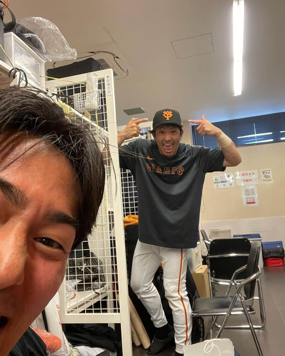 立岡宗一郎さんのインスタグラム写真 - (立岡宗一郎Instagram)「先輩お久しぶりです🫡  2枚目14.15年前です。笑  #松田宣浩  #立岡宗一郎  #読売巨人軍  #元 #福岡ソフトバンクホークス  #懐かしい #この頃  #松田さん #毎年 #骨折してました」4月14日 12時32分 - ta_pi_39