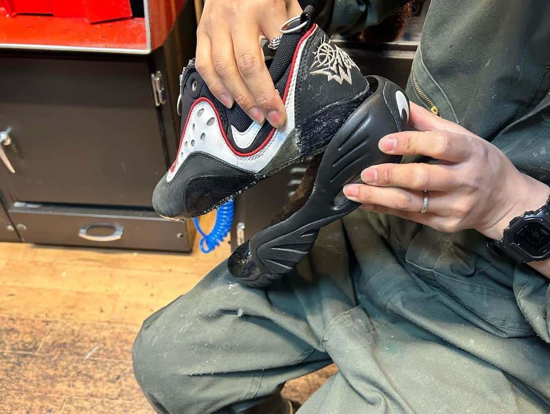 Sneaker At Randomのインスタグラム：「.  AIRWORM ソールスワップ  シェイクを外してスワップすると相性抜群です！ シェイク、ワームは同サイズで対応してます。  #nike #aj1 #aj1alpha #jordan #スニーカー好き#スニーカーアトランダム #スニーカー #スニーカー修理 #修理職人 #市川 #本八幡 #高円寺#大阪 #心斎橋 #sneakeratrandom #sneaker #shoestagram #repair #arata #アラタ」