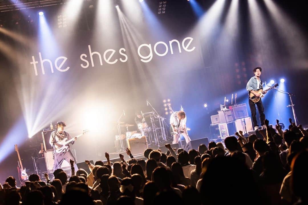 Masakiのインスタグラム：「2023.04.13 なんばHatch 「PART OF YOUR HEART TOUR 2023」  Photo by @yusuke_mphoto   #theshesgone #シズゴ #PARTOFYOURHEARTTOUR2023」